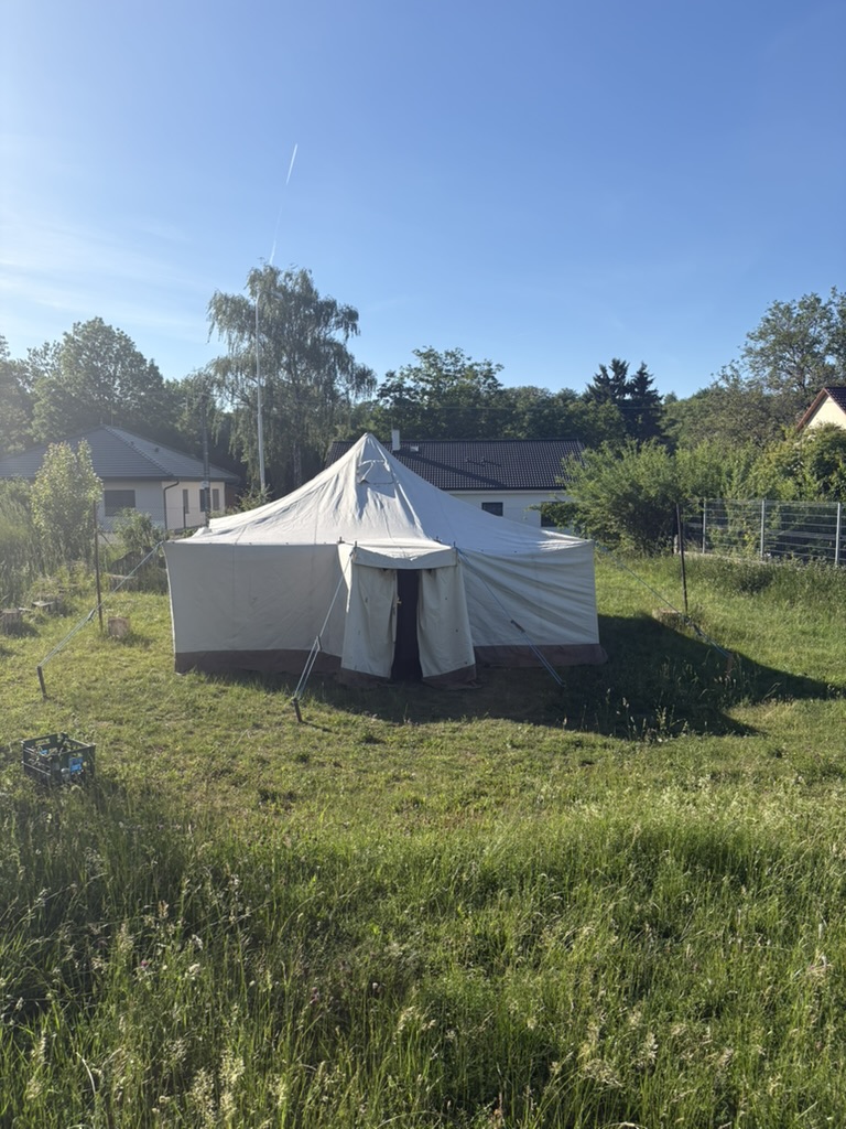 E03E7095-EAA2-4FFA-8339-01F1BA44C381_1_105_c.jpeg